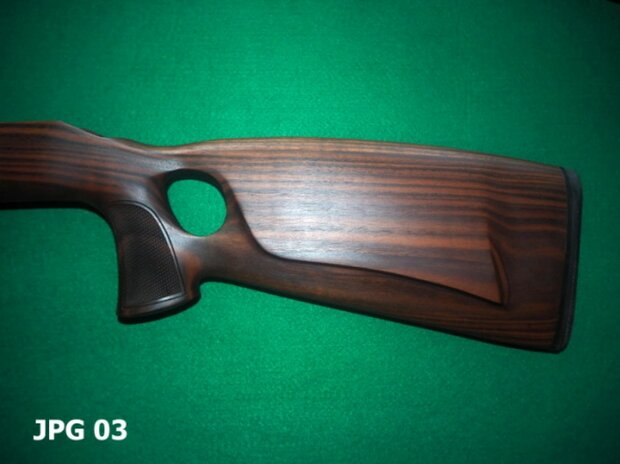 Blaser R93 thumbhole kolf